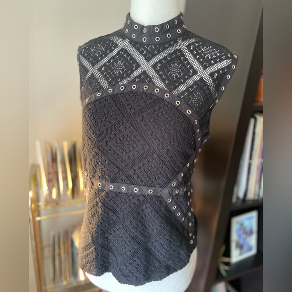 TOPSHOP Crochet w Rivets Top - Picture 2 of 6